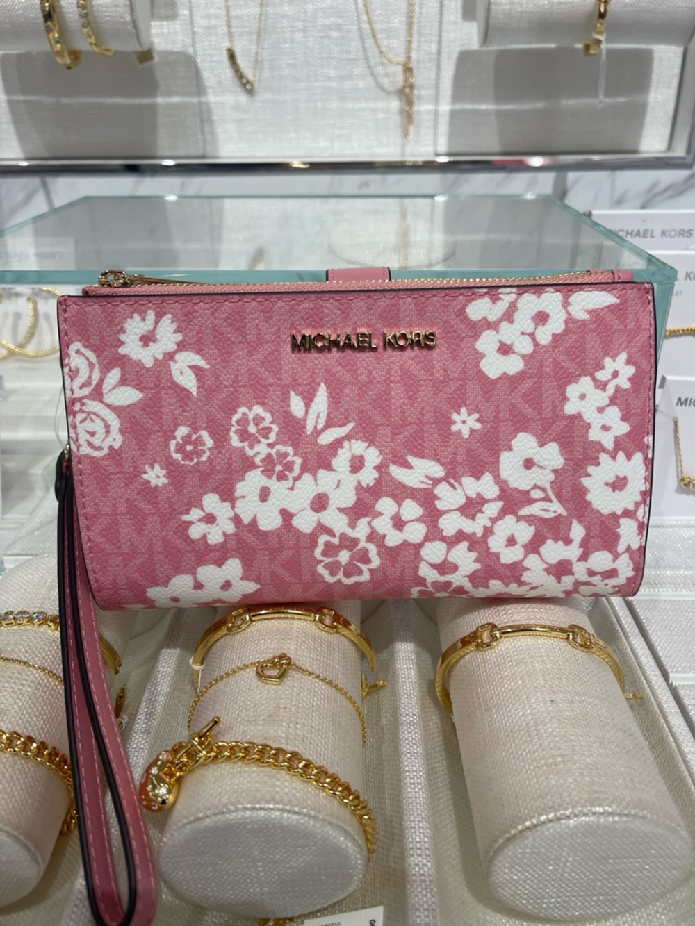 MICHAEL KORS JST Lg Double Zip Printed Signature Logo Wristlet Wallet
Carnation - Picture 2 of 16